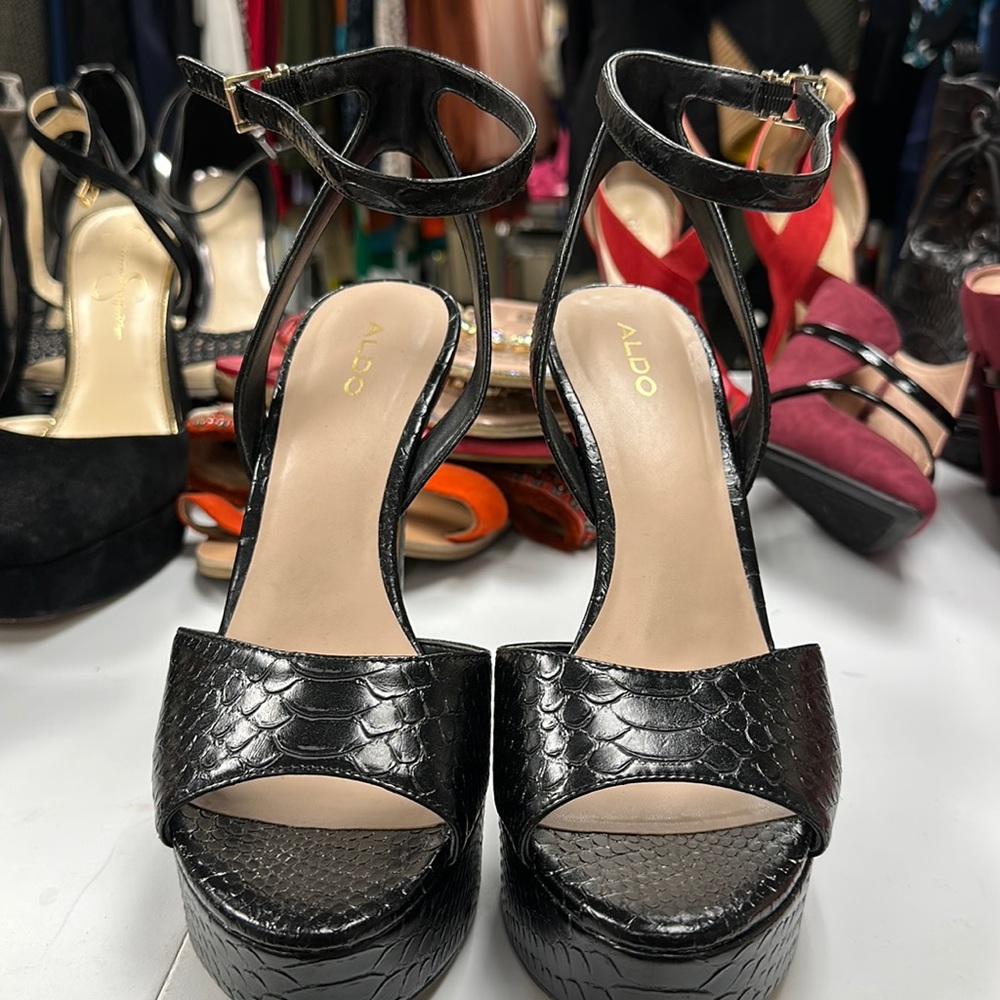 Size 9 Platform - Black Crocodile Print